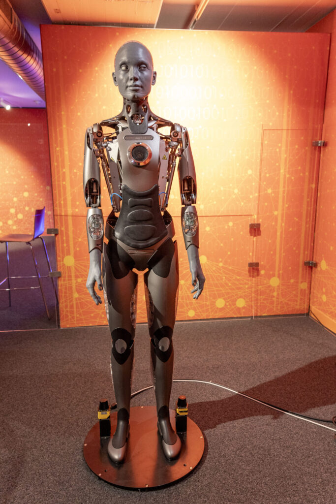 Roboter Amena